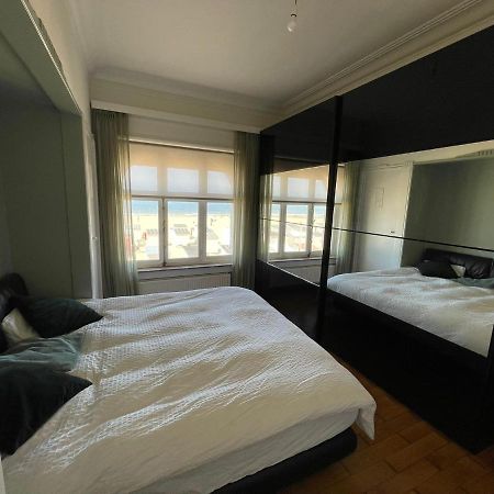 Uniek Appartement Op De Zeedijk Met Parking Ostend Exterior photo